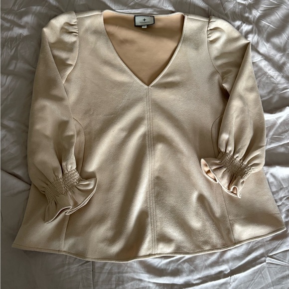 Tuckernuck bone suede Easton blouse Cream V-Neck Blouse with Puff Sleeves - Picture 12 of 12